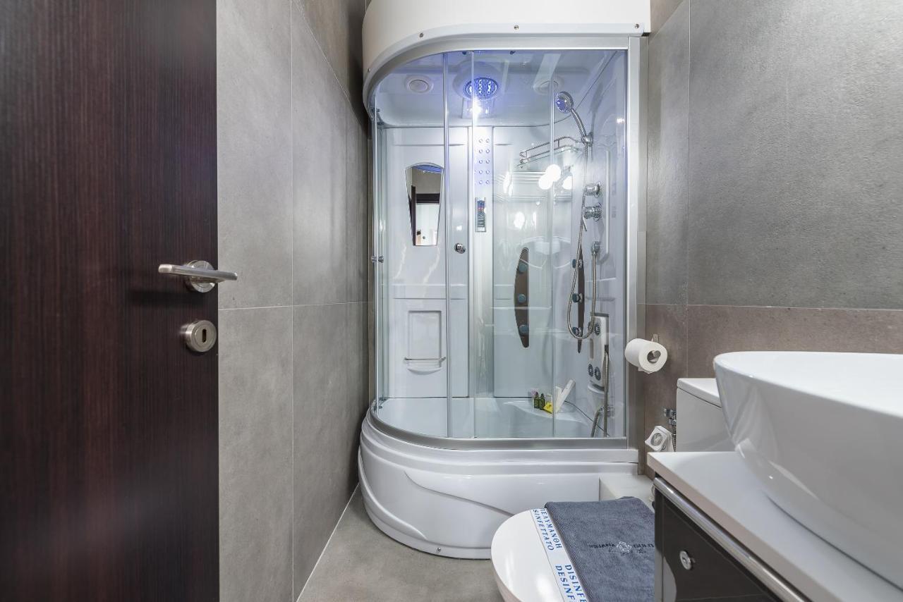 Iguana Gold Luxury Suites 1Min From Ermou Str Athens Ngoại thất bức ảnh