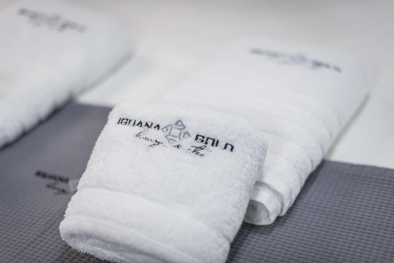 Iguana Gold Luxury Suites 1Min From Ermou Str Athens Ngoại thất bức ảnh